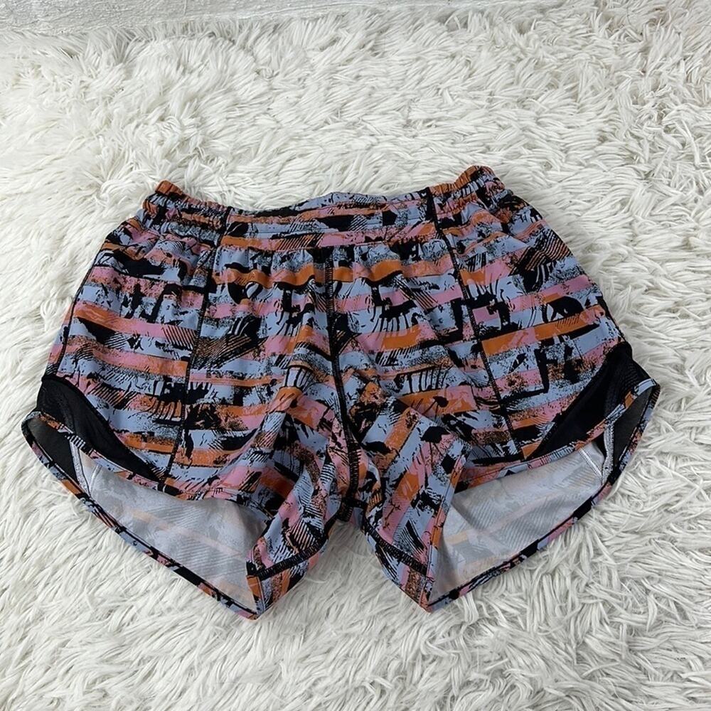 Lululemon Hotty Hot Short II *Long 4" Inversion Multi / Black